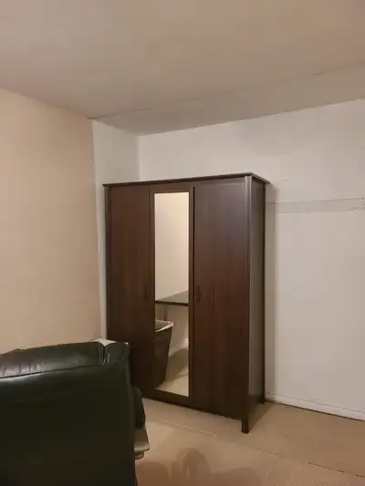 Cozy Room for Rent, in the Heart of Pickering!