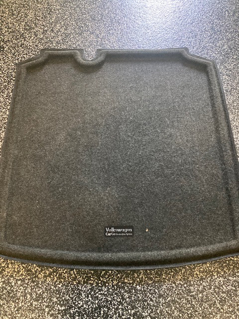 Protective trunk liner for Volkswagen Jetta 2.0 dans Autres pièces et accessoires  à Ouest de l’Île