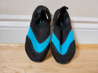 Boys ripzone water shoes size 1