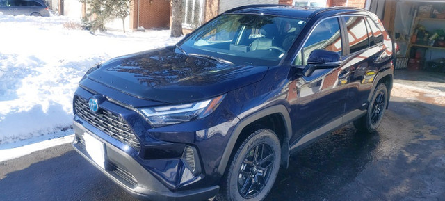 2023 Toyota RAV 4 XLE Hybrid (+ Extras) in Cars & Trucks in Ottawa
