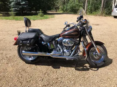 VERY LOW KM Root Beer edition, FLSTF 2009 Fat Boy Soft Tail, 16 km, stage 2, upgraded seat and saddl...