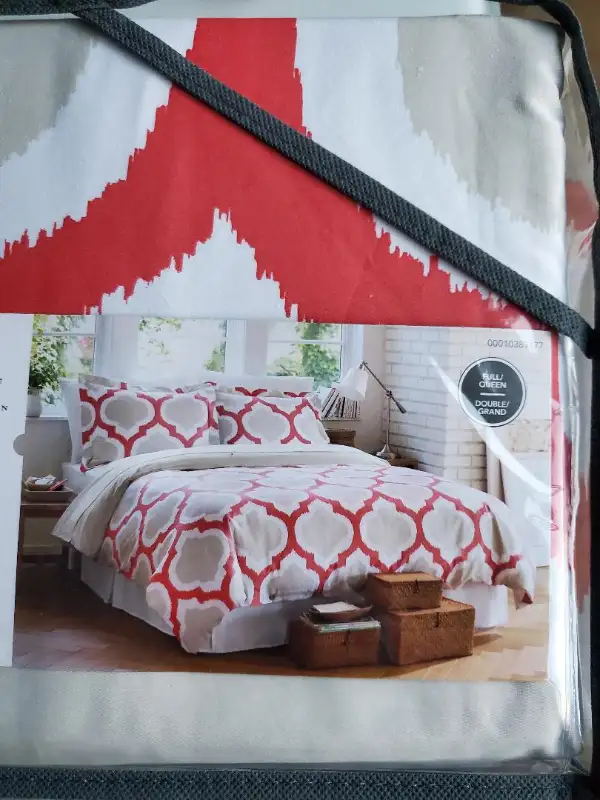 Duvet cover set - Full/Queen size in Bedding in Oakville / Halton Region - Image 5