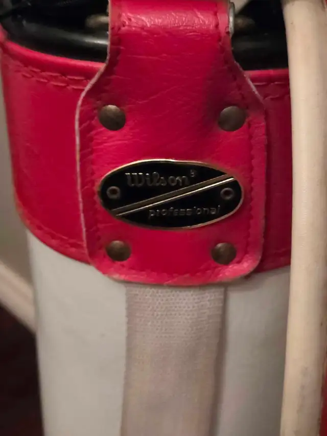 Vintage Wilson Sunday Youth Carry Golf Bag Nylon 32" White Red in Golf in St. Catharines - Image 9
