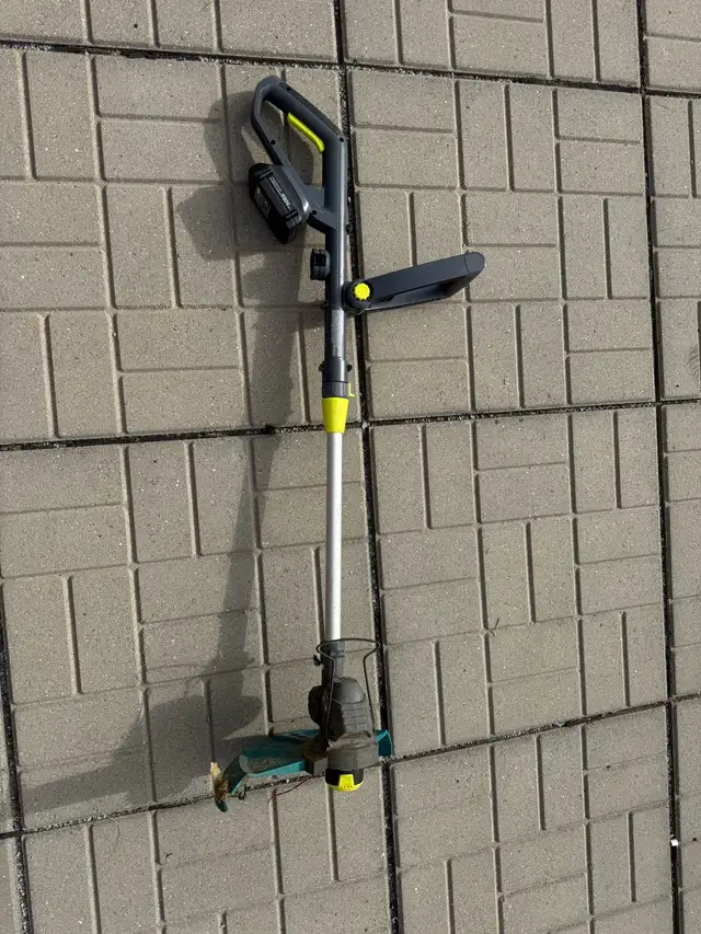 Yardworks 20V Cordless String Grass Trimmer in Lawnmowers & Leaf Blowers in City of Toronto - Image 2