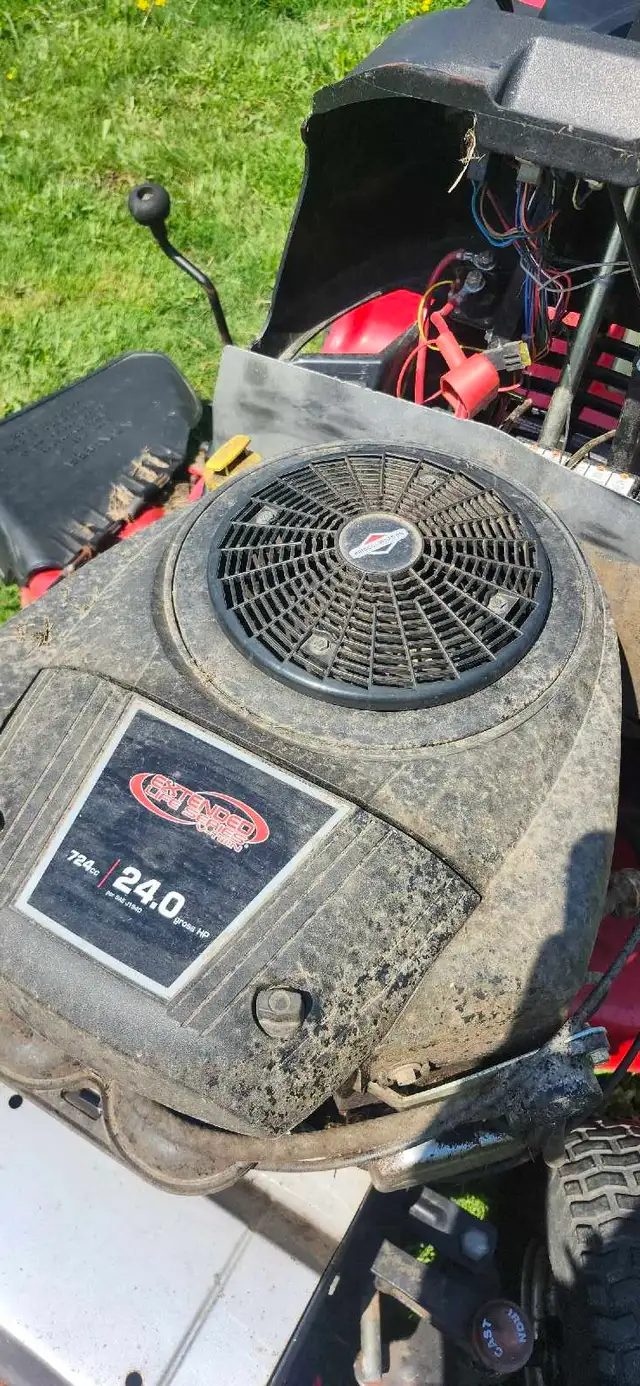 Massey ferguson lawn tractor in Lawnmowers & Leaf Blowers in Kitchener / Waterloo - Image 4