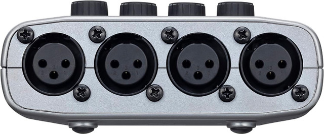 Zoom PodTrak P4 Podcast Recorder, Battery Powered, 4 Microphone in Pro Audio & Recording Equipment in St. Catharines - Image 2