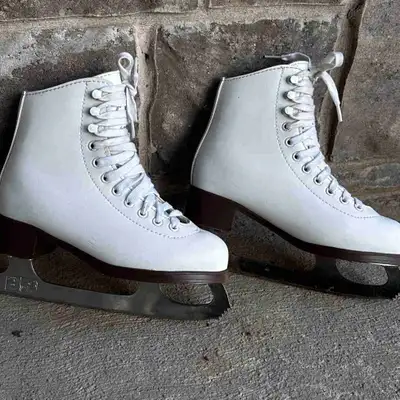 Glacier Jackson Children’s Figure Skates - Size 2, View more