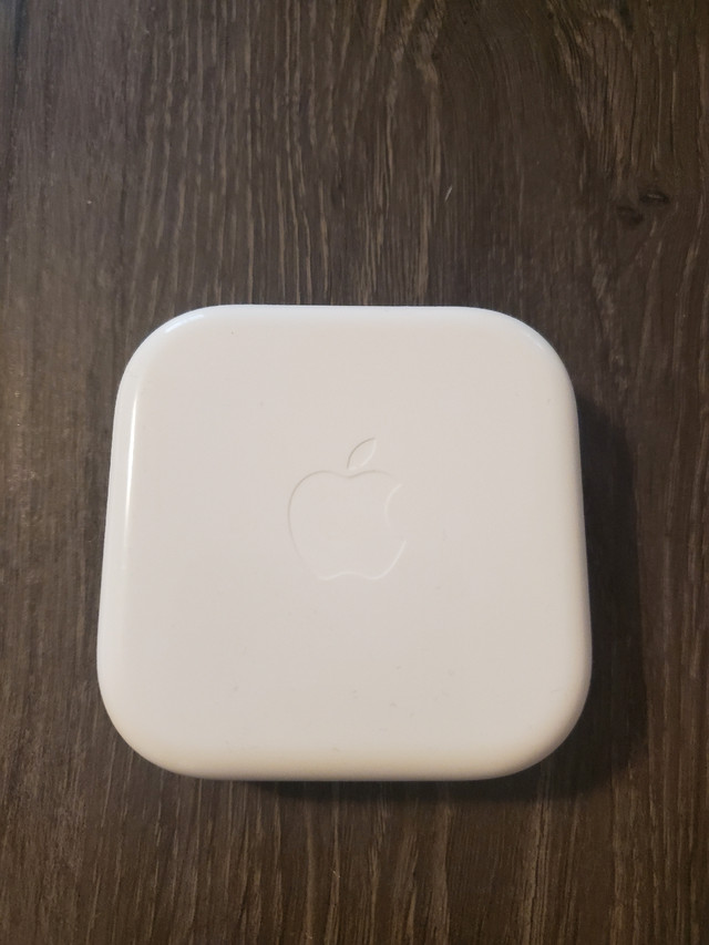 Apple Airpods in iPod & MP3 Accessories in Edmonton - Image 2