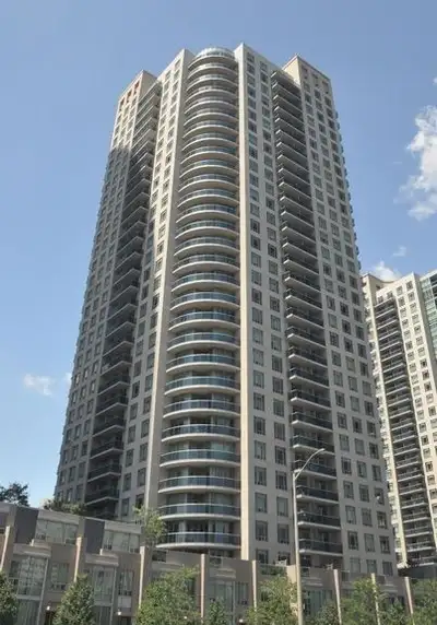 Bright and Spacious 2 bed/2 bath Corner Unit Available for Rent
