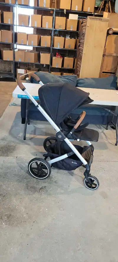 Available in very good condition no damages no issues. Contact me for more information.