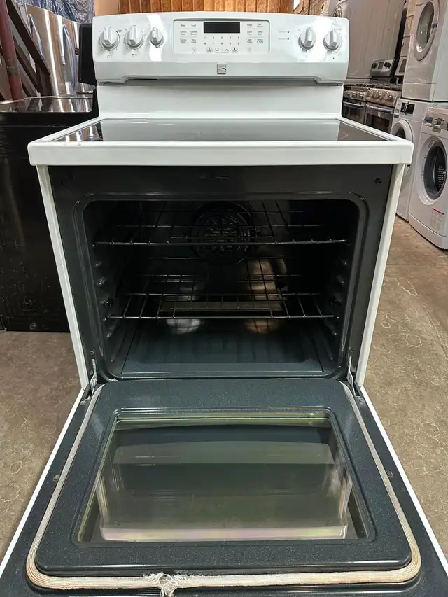 30” KENMORE ELECTRIC STOVE WHITE CONVECTION OVEN  in Stoves, Ovens & Ranges in City of Toronto - Image 4