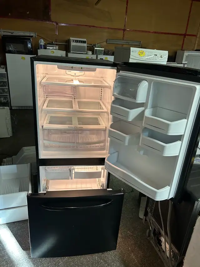GE Stainless Stell Refrigerator - No issues in Refrigerators in Kitchener / Waterloo - Image 10