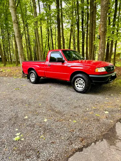 MADZA b2300 2009 218 000km Automatic 2.3L 4 cylinders Really good on gas 2X4 Not perfect but in good...