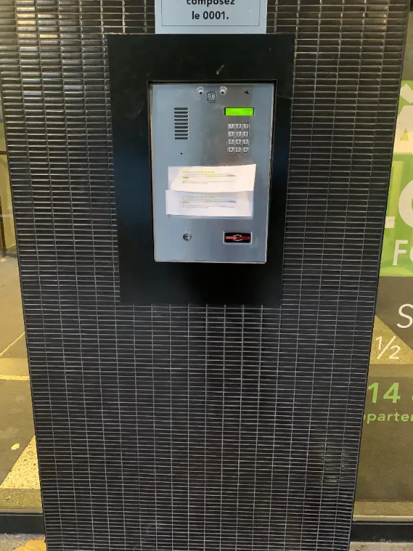 Câblage Réseau pour Caméras, Téléphonie Ip ,Contrôle Accès in Security Systems in City of Montréal - Image 6
