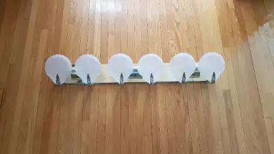 Set of 6 Bathroom Vanity Lights. Wall mount.. Uses 6 bulbs.. 60 Watts. Frosted glass. White. Shell s...