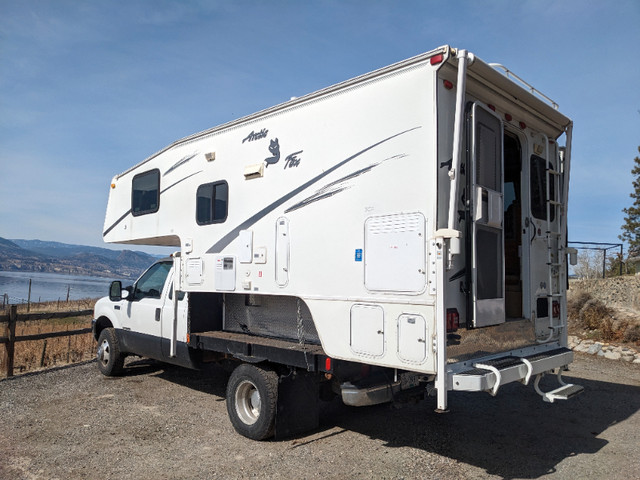 2004 Arctic Fox camper for sale in Travel Trailers & Campers in Penticton