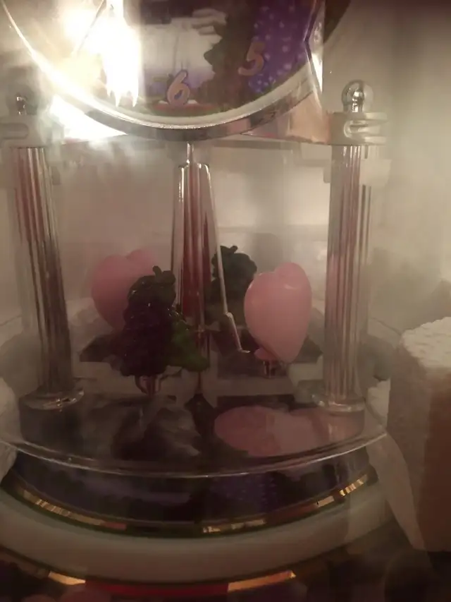 PENDULUM CLOCK-I LOVE LUCY-COLLECTABLE-NEW in Home Décor & Accents in City of Toronto - Image 8