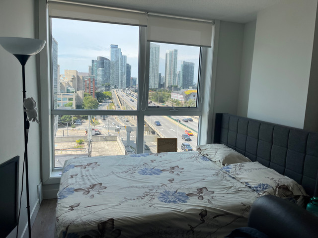Room for rent  in Room Rentals & Roommates in City of Toronto