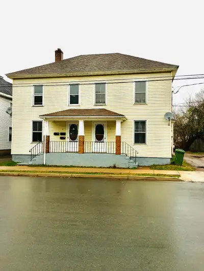 One bedroom apartment for rent in the heart of downtown Truro. Close to all amenities and NSCC campu...