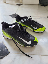 Nike Vapor Baseball Cleats - Size 5 youth - Brand New Tags On