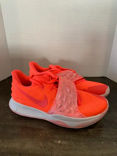 Size 11 Worn once briefly indoors Price in the picture is in USD Comes with a box Selling because to...