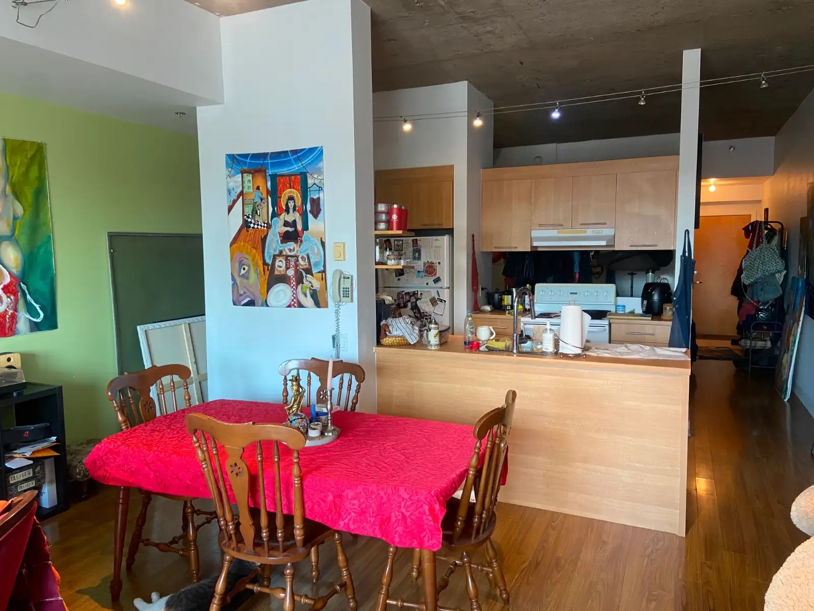 Large loft apartment in Parc Extension — photo 2