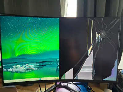 Acer 31.5" FHD (ED320QR Sbiipx) curved gaming monitor for parts. The screen is broken and the right...