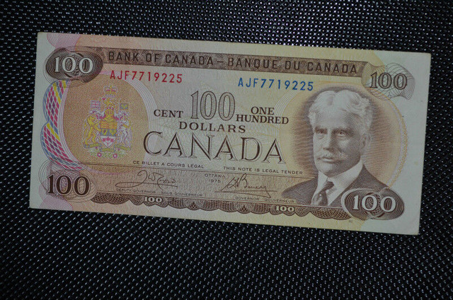 1975 One Hundred Dollar Bills/Bank notes currency paper money in Arts & Collectibles in City of Toronto - Image 4