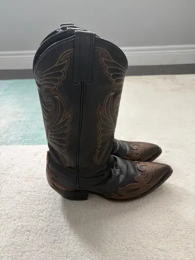 Laredo women’s cowboy/western boots size 8.5, View more