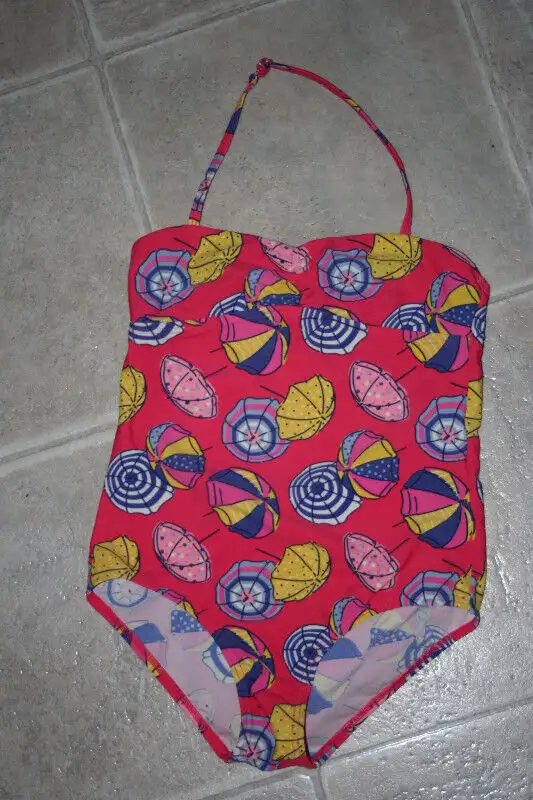 kids swim suit -- size 10-12, 14 in Kids & Youth in Calgary - Image 2
