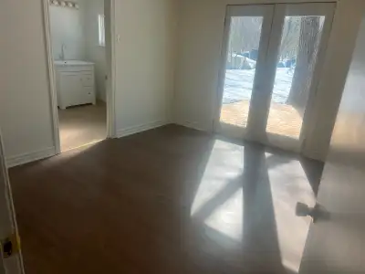 Master suite bedRoom for rent in kanata north, located in Constance bay, 15minutes to kanata HI-Tech...