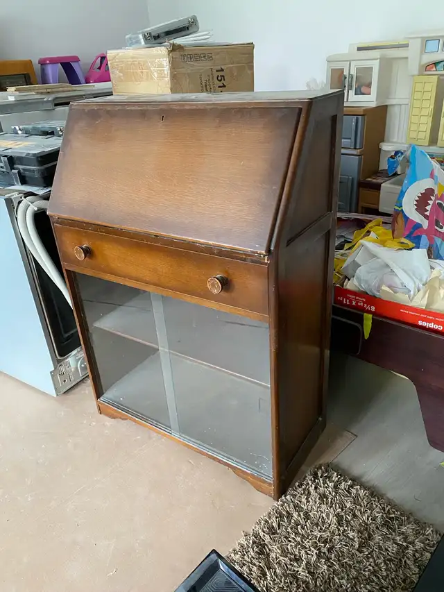 Antique solid wood drop leaf writing desk mail secretary hutch in Hutches & Display Cabinets in City of Toronto - Image 2