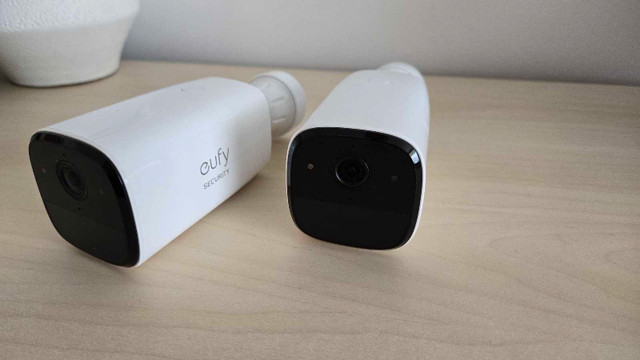 Eufy SoloCam E40 x 2 in Security Systems in Windsor Region - Image 2