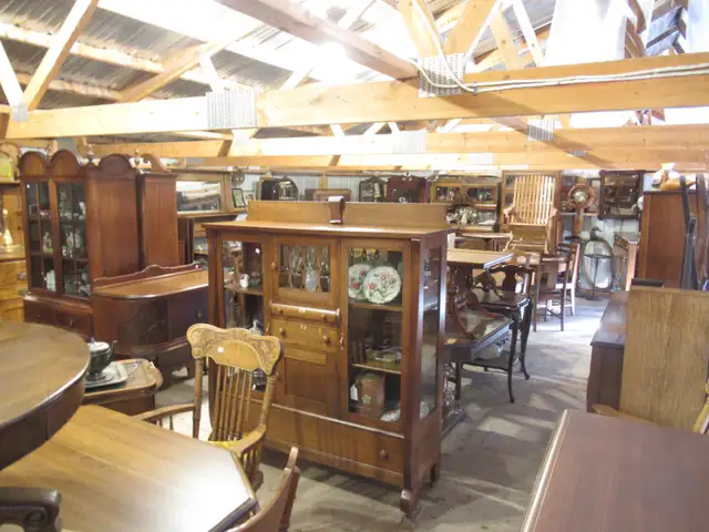 Antique : ) China Cabinets, Display or Curios Cabinets in Hutches & Display Cabinets in Winnipeg - Image 7