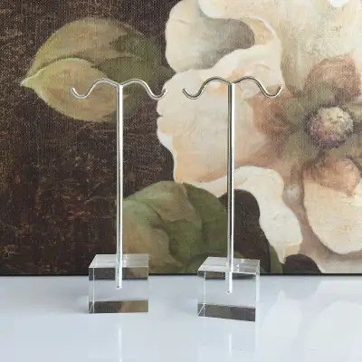 I'm pleased to offer a pair of brand new earring displays. These displays are identical. They are 4"...