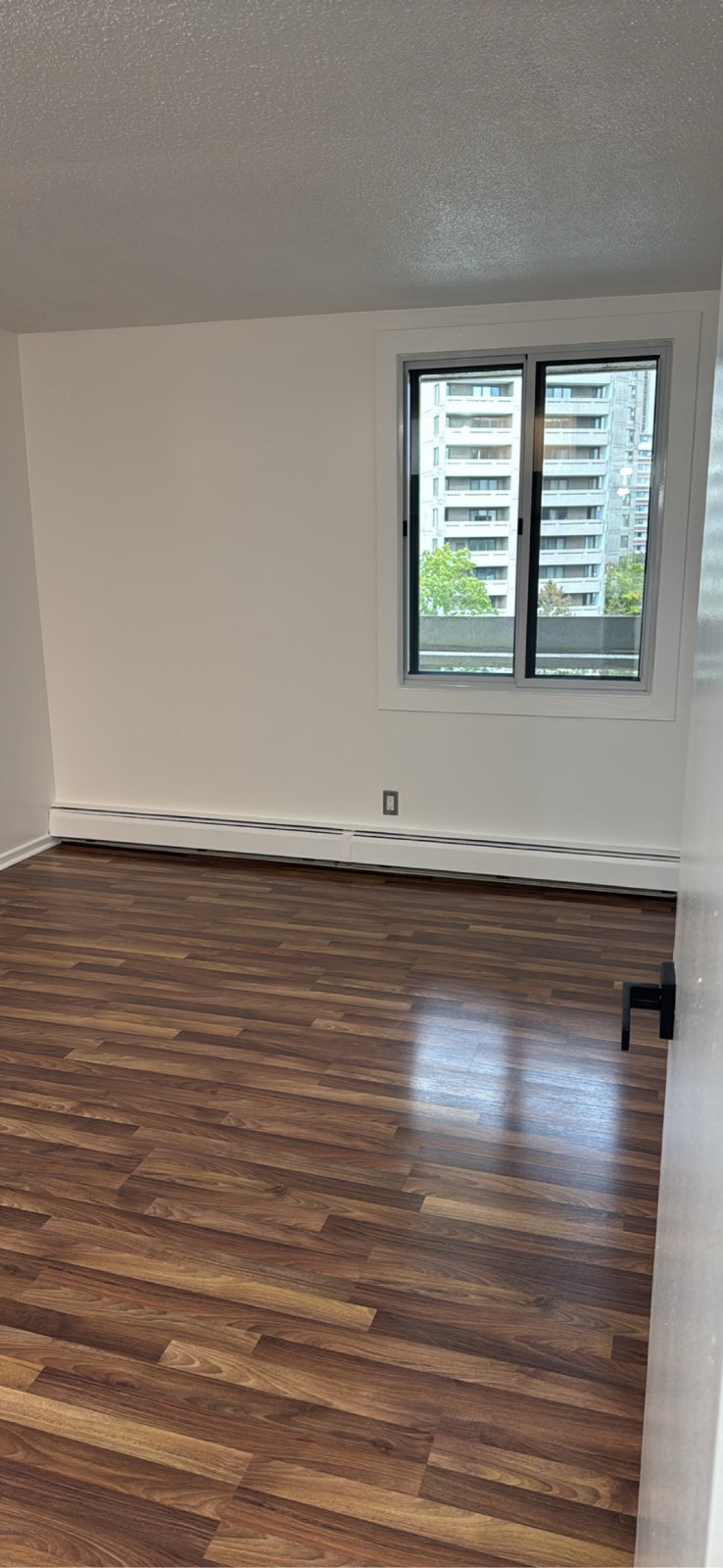Bright 2-Bedroom with River Views — Ambleside II, All-Inclusive 5