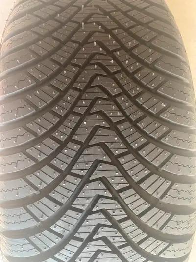 LAUFENN ALL WEATHER BRAND NEW TIRES NEVER.......USED!!! SET OF 4 225/55 R17 G FIT 45 ASKING $800 PAI...