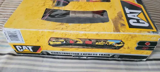 CAT Construction Express Train in Toys & Games in City of Montréal - Image 5