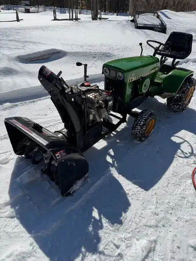Le tracteur fonctionne tres bien et le souffleur aussi Hydraulique fonctionne bien Transmission trac...