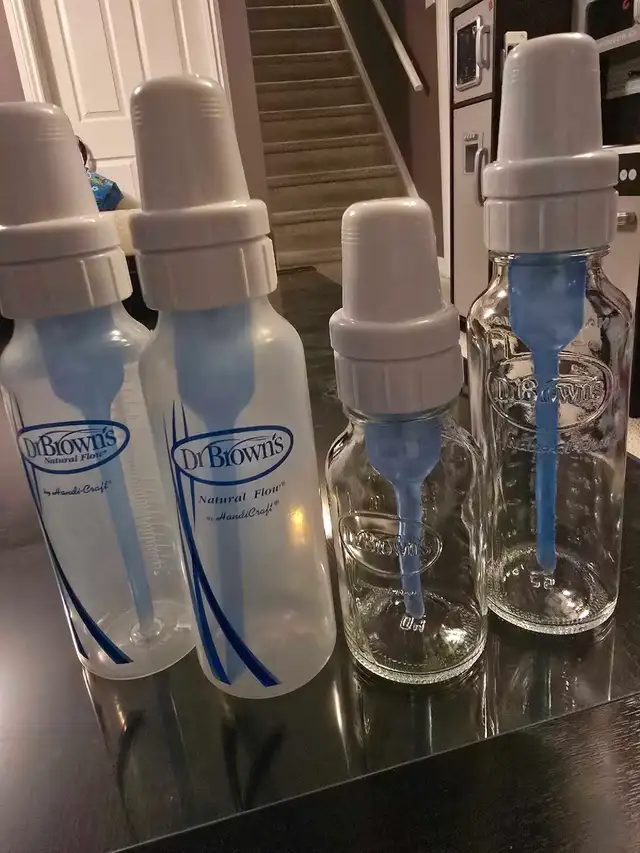Dr. Brown's Bottles and Sterilizer in Multi-item in Ottawa - Image 3
