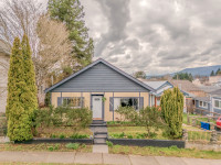 3 Bed | 1.5 Bath Gorgeous Character Home in OCQ - Nanaimo