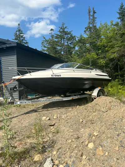Hello, I have for sale an 1996 Maxum 2100 SC , boat runs like a top, bot has a brand new floor put i...