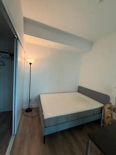 [Yonge & Dundas] 3-bedroom newly built condo with CN Tower View