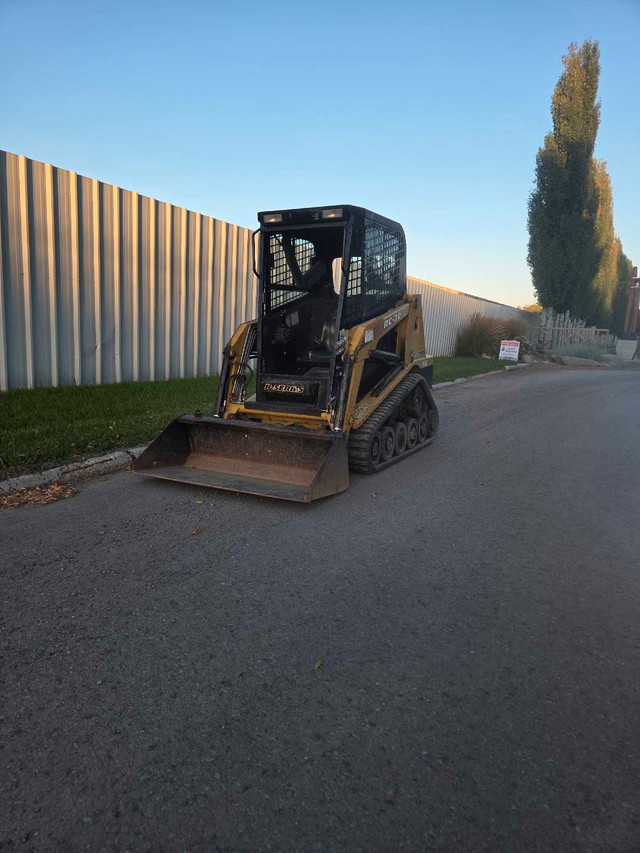 2010 ASV RC30 Skidsteer in Heavy Equipment in Calgary - Image 2