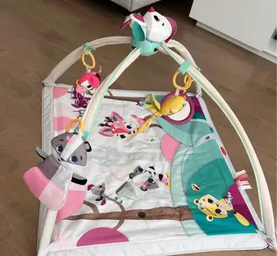 Tapis d’éveil en excellent etat, View more