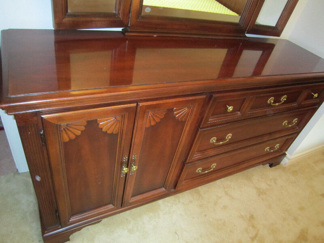 Cherry Wood Bedroom Set by Strathroy Co. in Dressers & Wardrobes in City of Toronto - Image 4