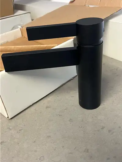 bathroom one hole lav faucet Matte Black new open box inc drain, View more