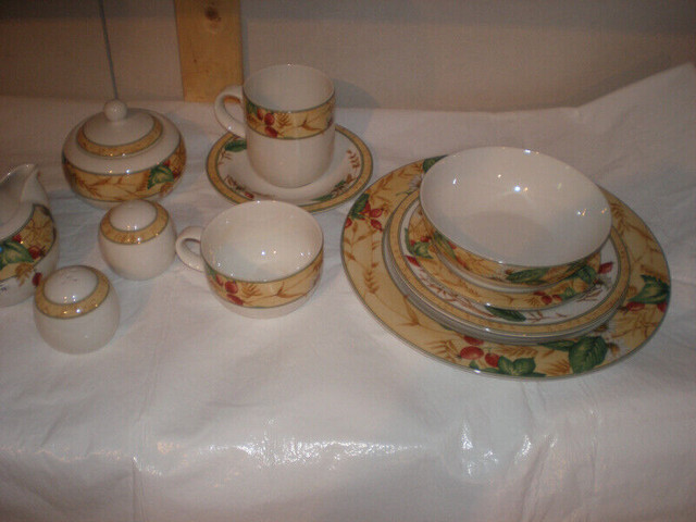 Set de vaisselle dans Vaisselle et articles de cuisine  à Lévis - Image 2
