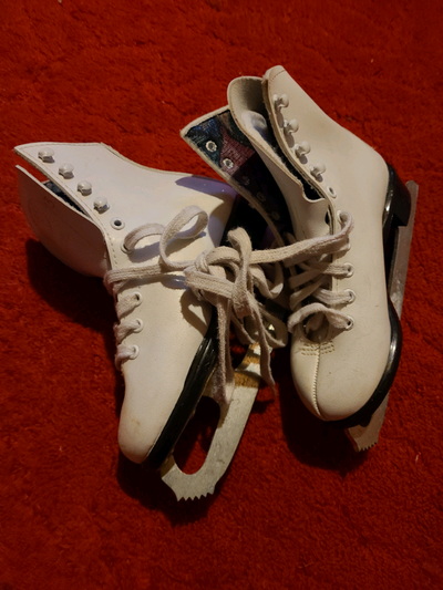 Figure skates-13, View more
