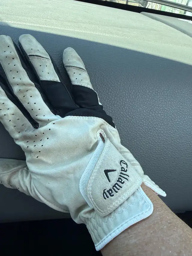 3 golf gloves438828470192711680